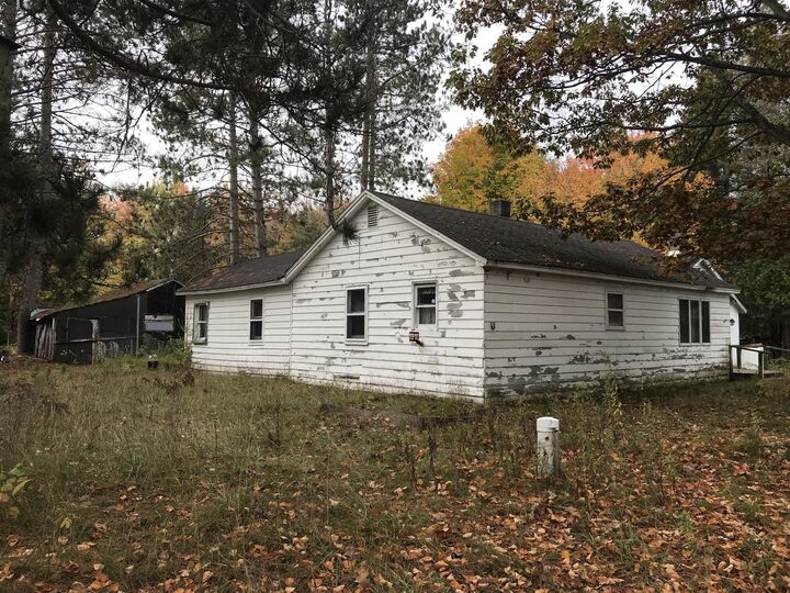 Property Photo:  1860 E Swede Road  MI 49719 