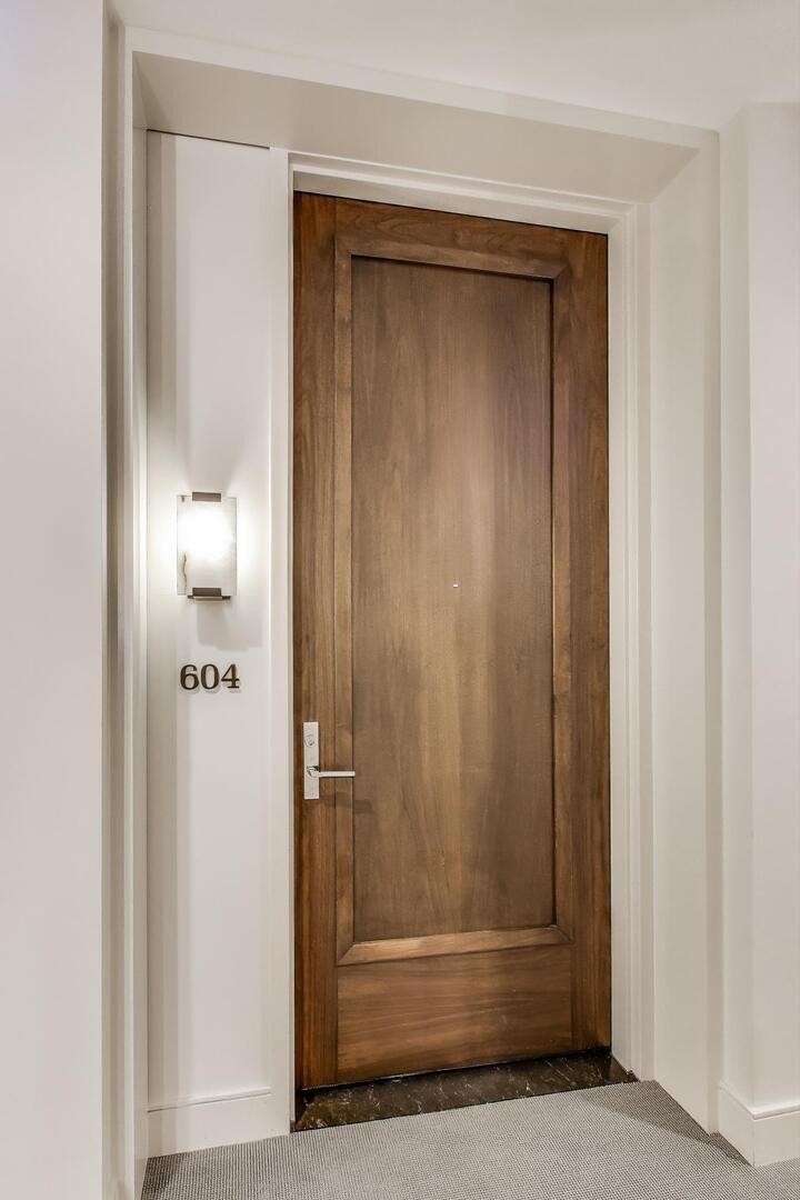 Property Photo:  1550 N Clark Street 604  IL 60610