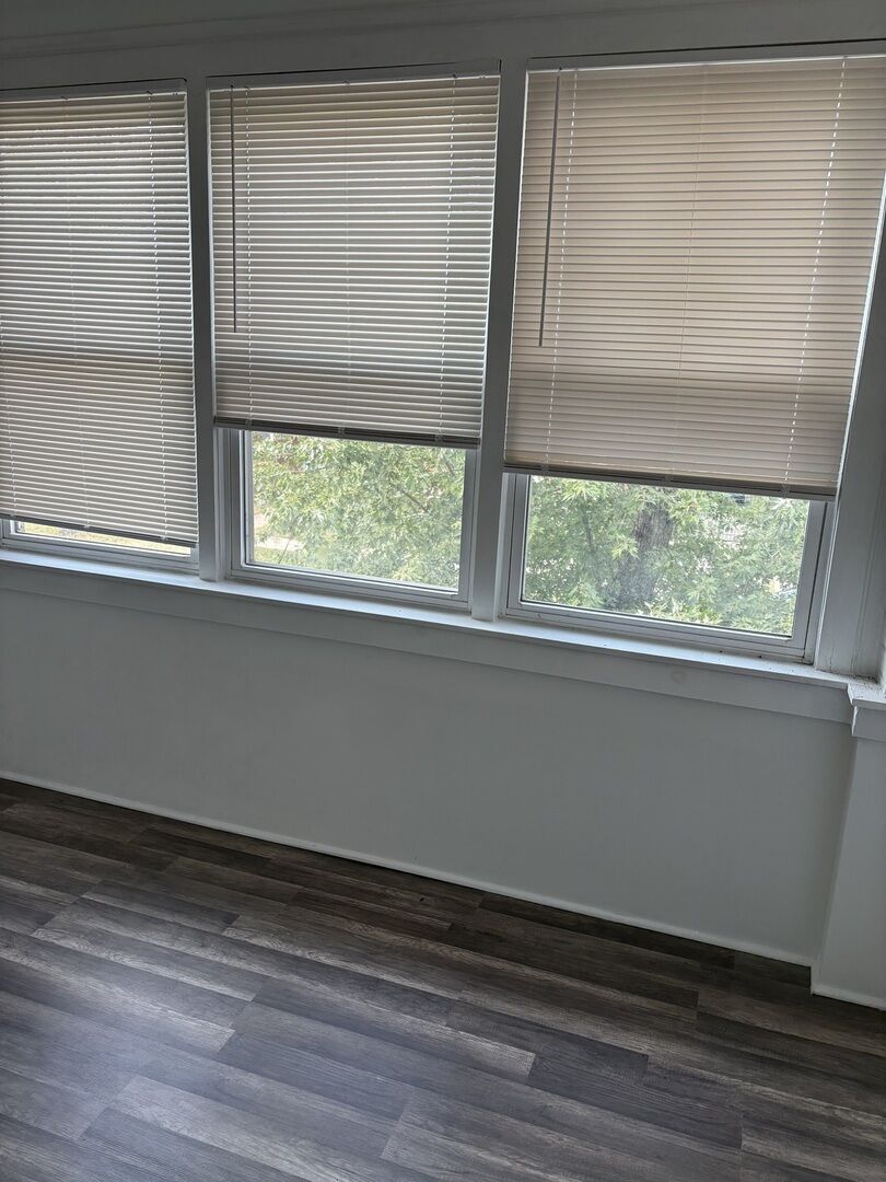 Property Photo: 7945 S South Shore Drive 2S IL 60617
