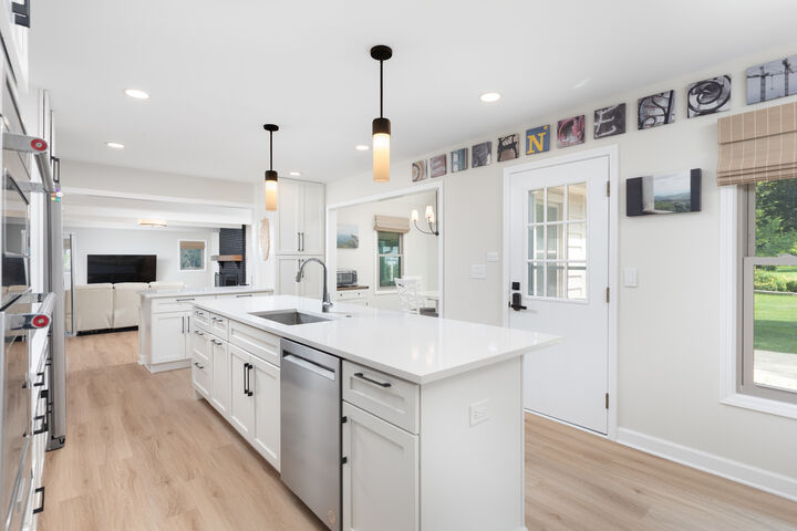 Property Photo: 1012 Williamsburg Drive 1012 IL 60540