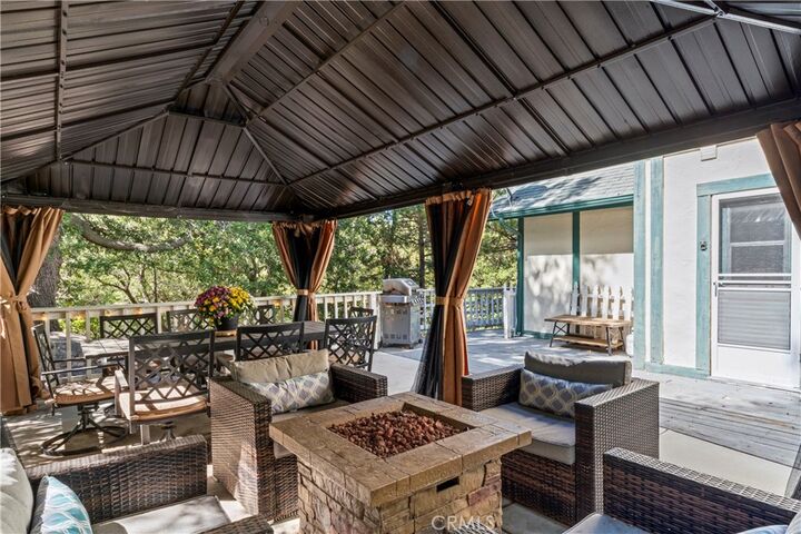 Property Photo: 955 Teakwood Drive CA 92352