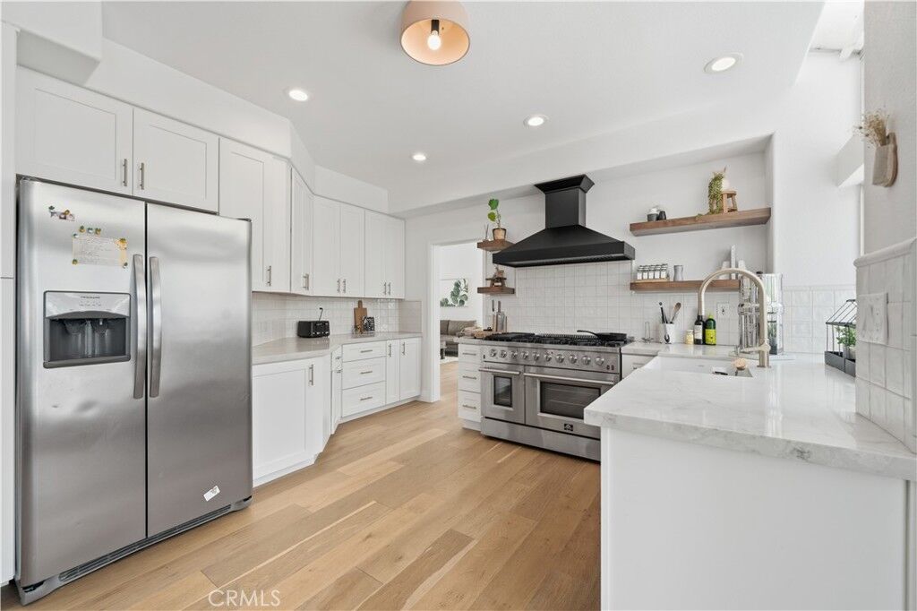 Property Photo:  32000 Paseo Parallon  CA 92592