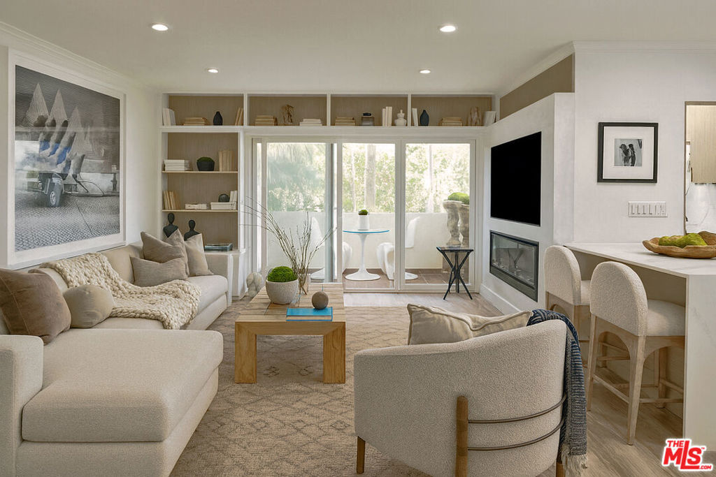 Property Photo: 1233 N Laurel Avenue 216 CA 90046