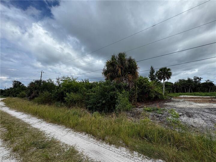 Property Photo:  7281 Kreamers Drive  FL 33922 