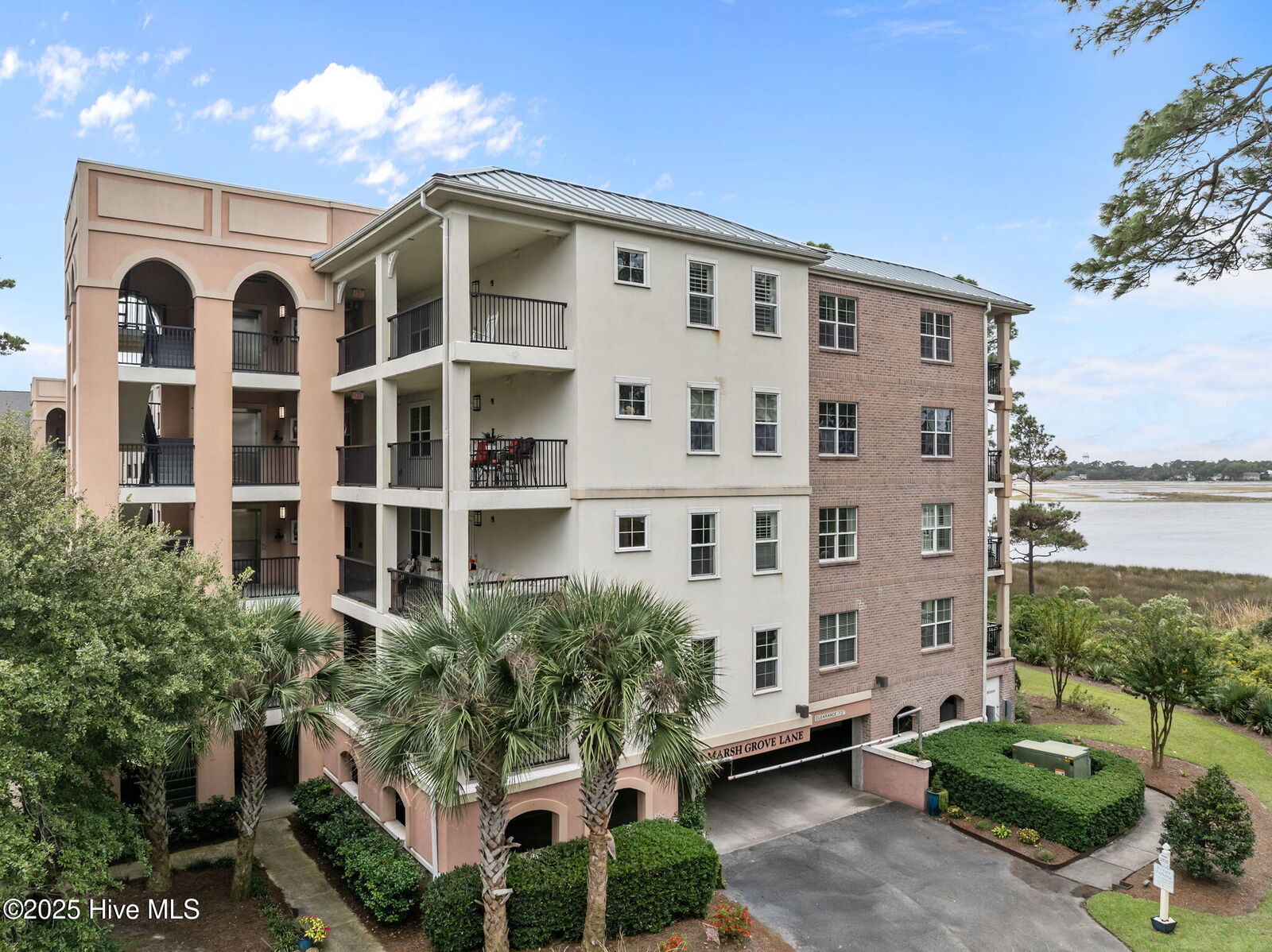 Property Photo: 2100 Marsh Grove Lane Unit 2404 NC 28461