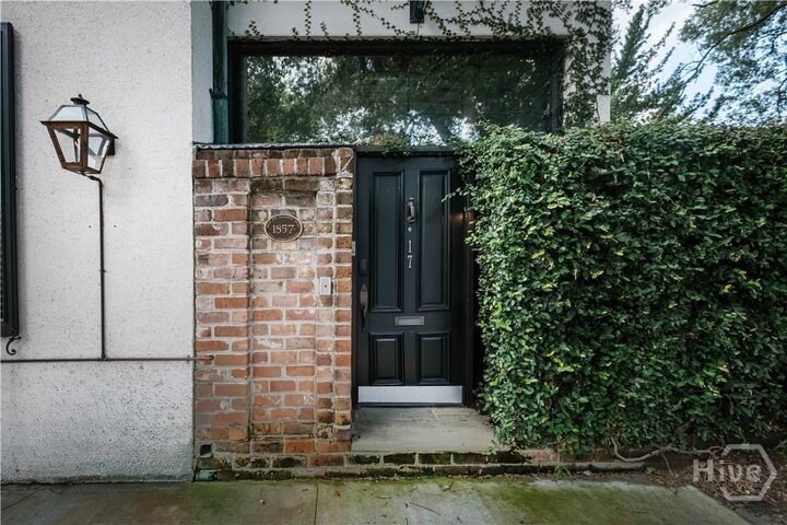 Property Photo:  17 Price Street  GA 31401 