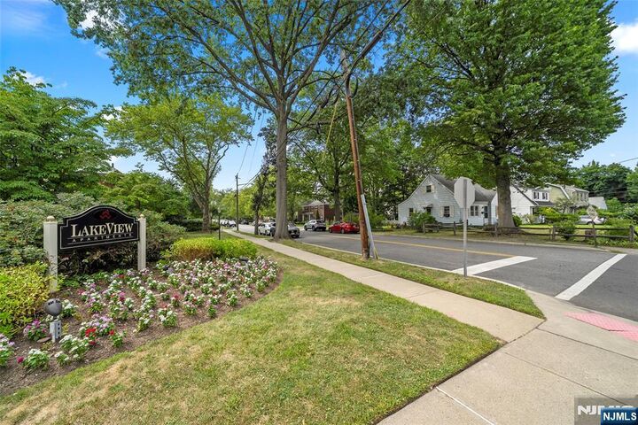Property Photo:  21D Lakeview  NJ 07605 