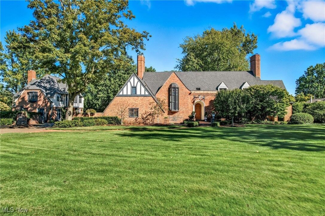 Property Photo: 740 Fairway Drive OH 44483