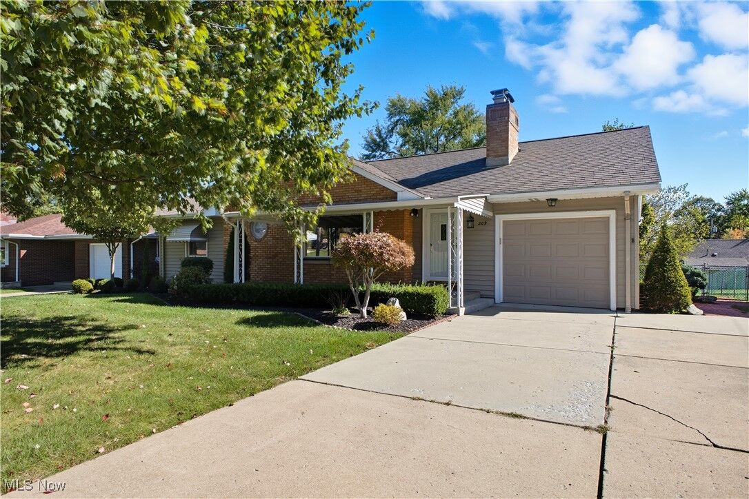 Property Photo:  209 S Beverly Avenue  OH 44515 