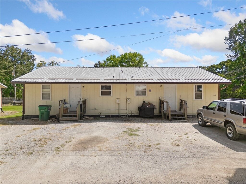 Property Photo: 105 Division Avenue AR 72687