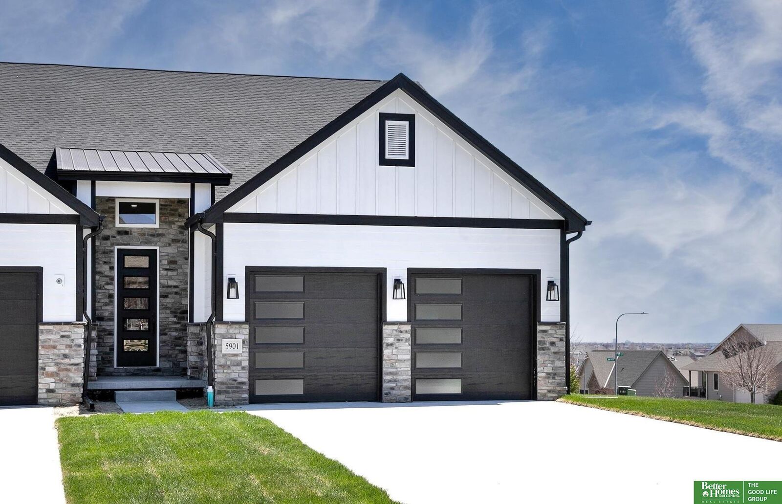 Property Photo: 5901 N 159th Circle 3101 NE 68116