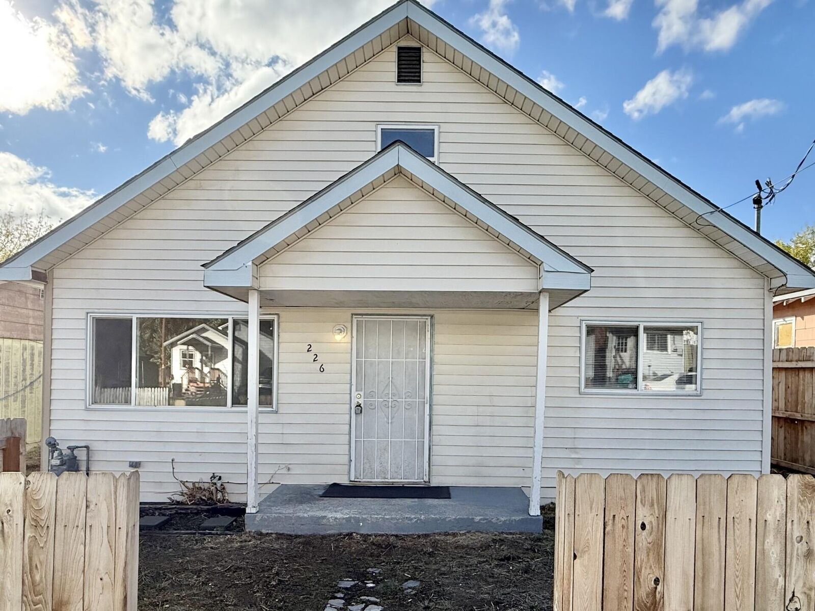 Property Photo:  226 Mortimer Street  OR 97601 