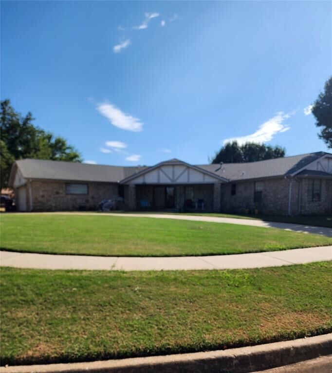Property Photo: 930 Pruitt Drive OK 73170