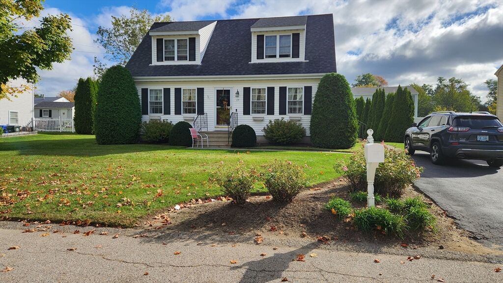 Property Photo: 27 Hamlet Ct RI 02809