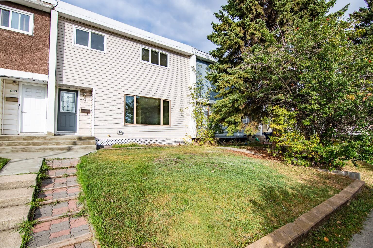 Property Photo: 604 Terrace Park AB T4N 1V8