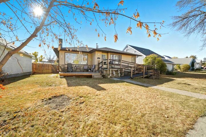 Property Photo:  5117 47 Avenue  AB T4J 1J4 