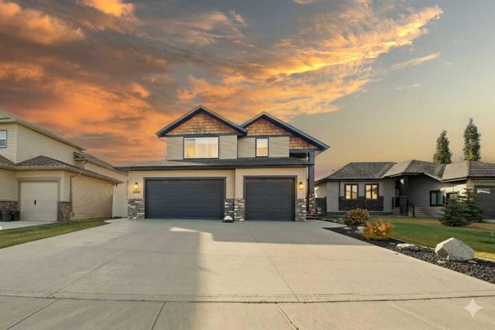 14 Churchill Place  Blackfalds AB T0M 0J0 photo