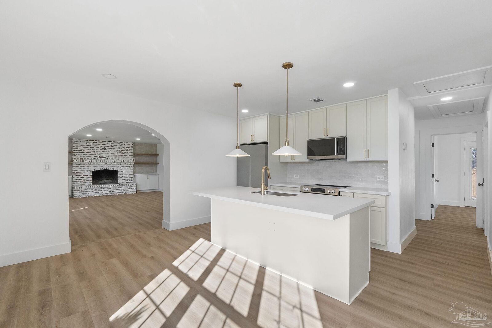 Property Photo:  214 SE Kalash Rd  FL 32507 