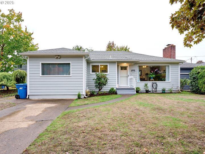 Property Photo:  2075 Laurel Ave NE  OR 97301 