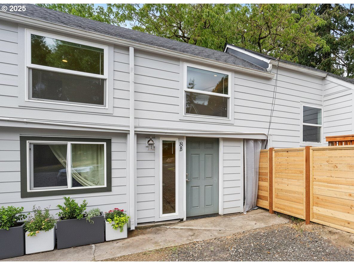 Property Photo: 2311 SW 6th Ave 8B WA 98607