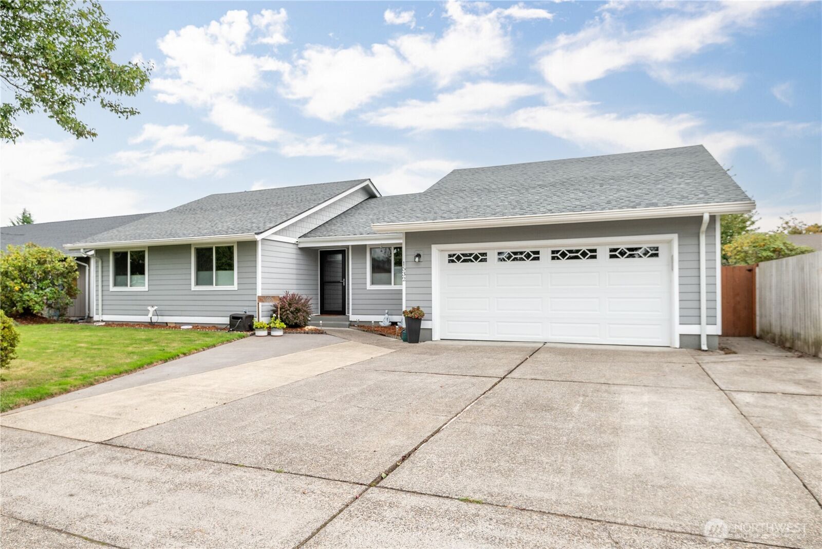 Property Photo: 1532 Floral Court WA 98632