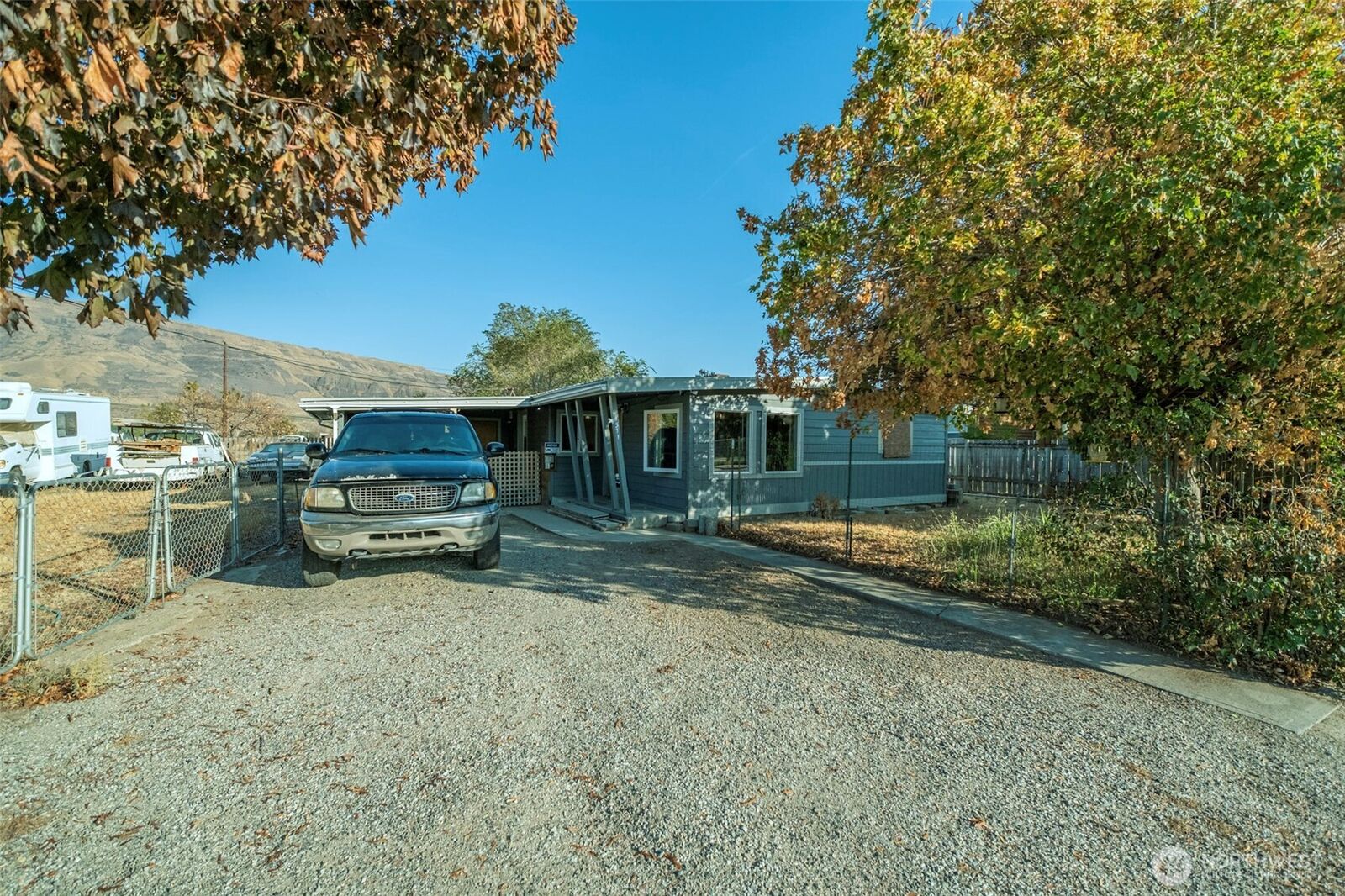 Property Photo:  1511  Center Street  WA 98850 