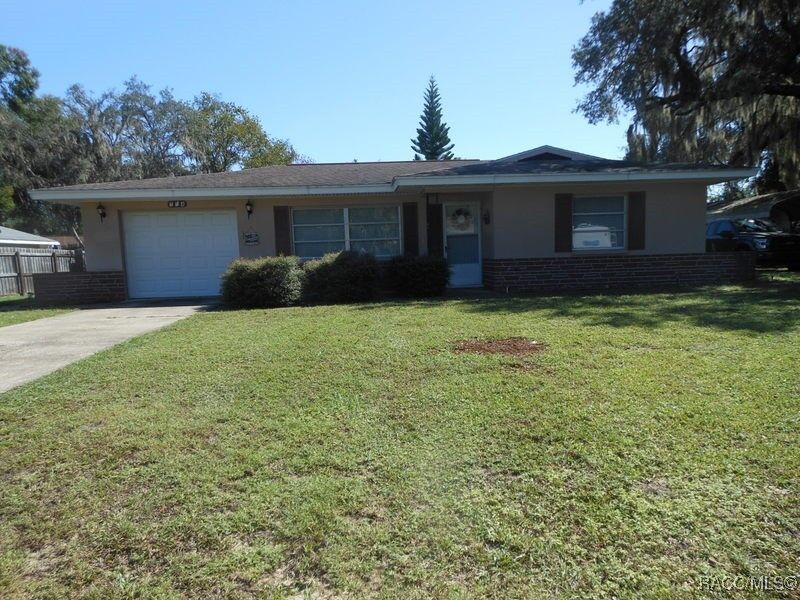 Property Photo: 714 Kingsley Terrace FL 34450
