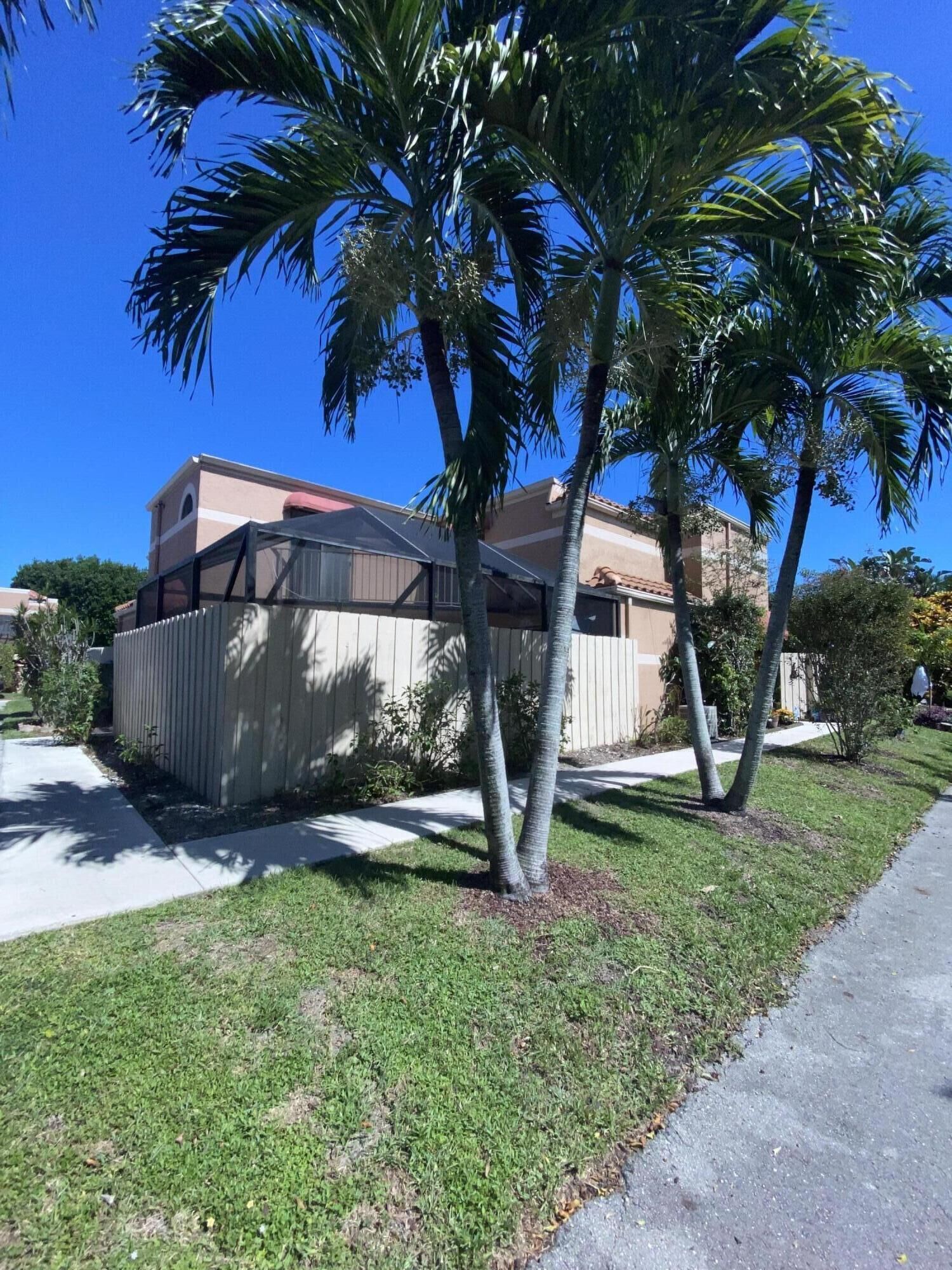 Property Photo: 6190 Seven Springs W FL 33463