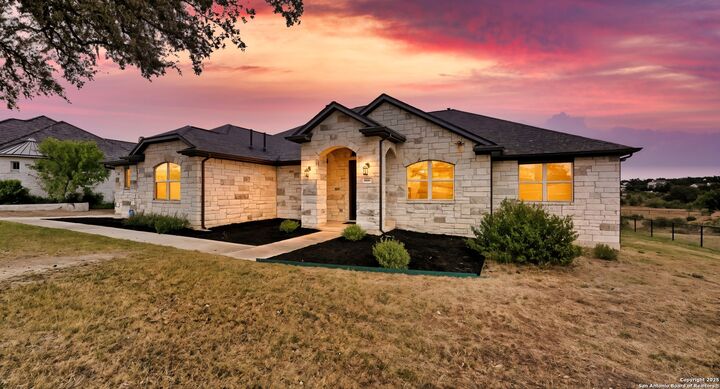 Property Photo: 1218 Magnum TX 78132