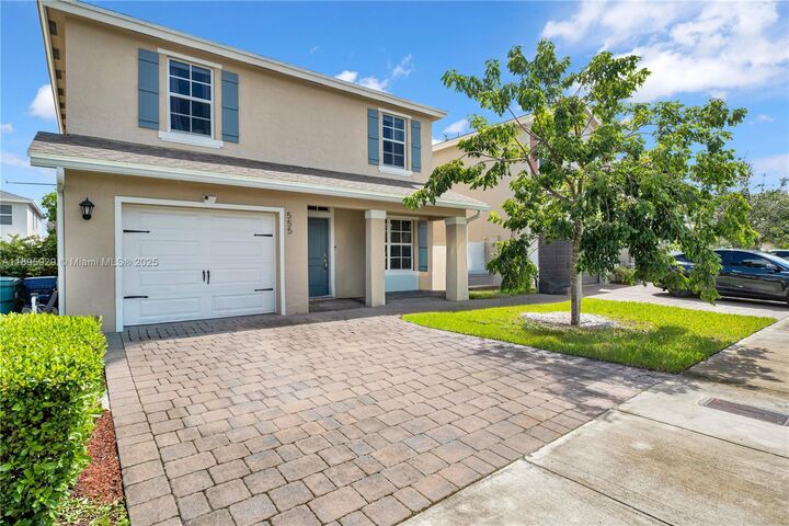Property Photo:  555 NE 6th Ct  FL 33034 