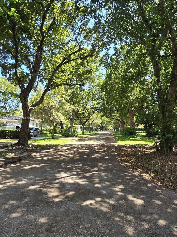 Property Photo: 103 Romano Ave FL 33134