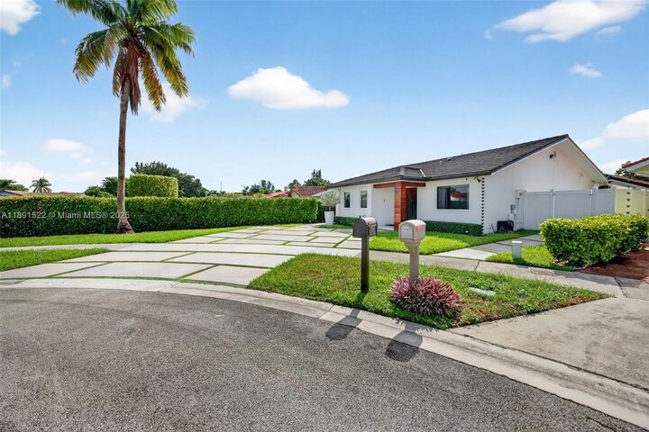 Property Photo: 13280 SW 39th Ter FL 33175