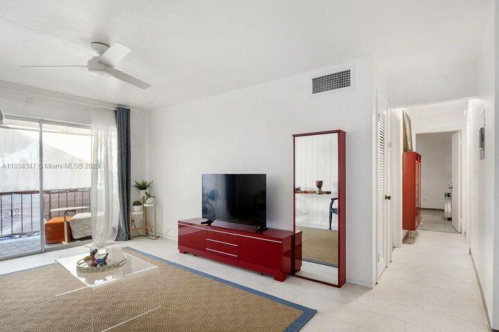 Property Photo: 8701 SW 141st St L5 FL 33176