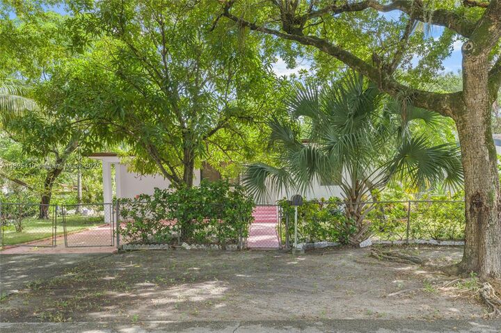 12037 NW 8th Ave  North Miami FL 33168 photo