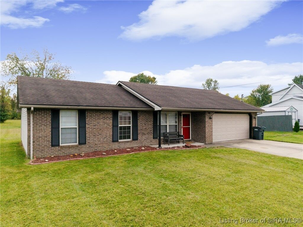 Property Photo: 951 York Road IN 47170