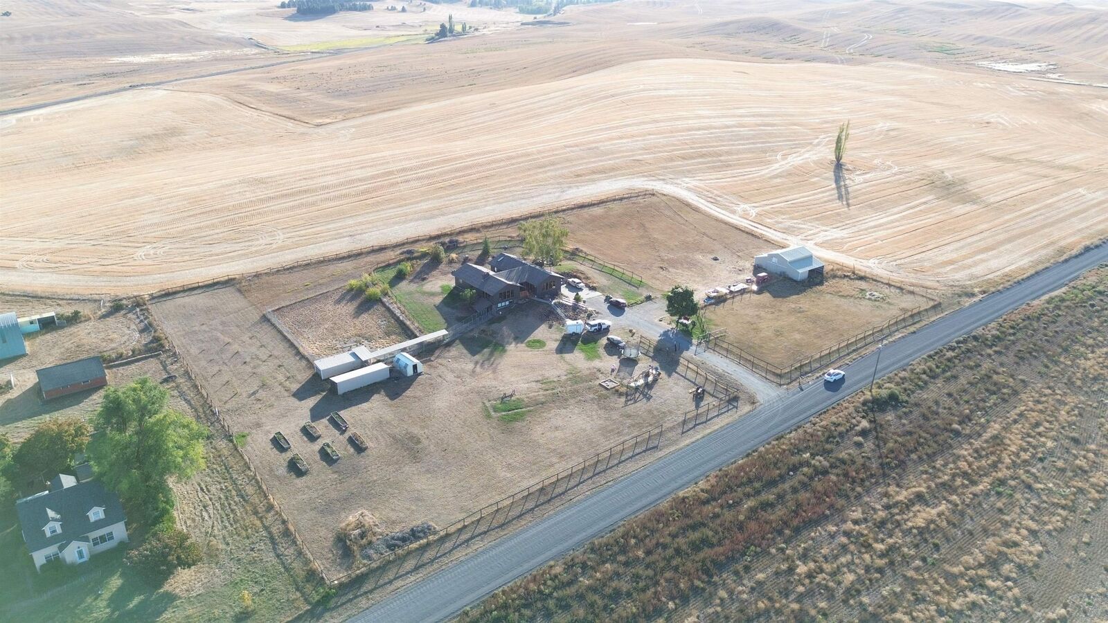 Property Photo:  1112 E Jennings Rd  WA 99031 