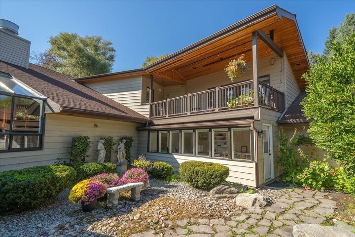 Property Photo: 3207 E River Glen Dr WA 99005