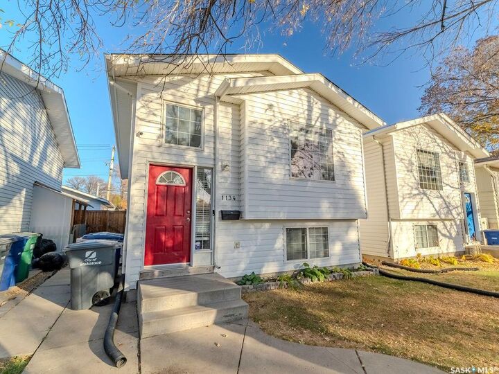Property Photo:  1134 J Avenue N  SK S7L 2L6