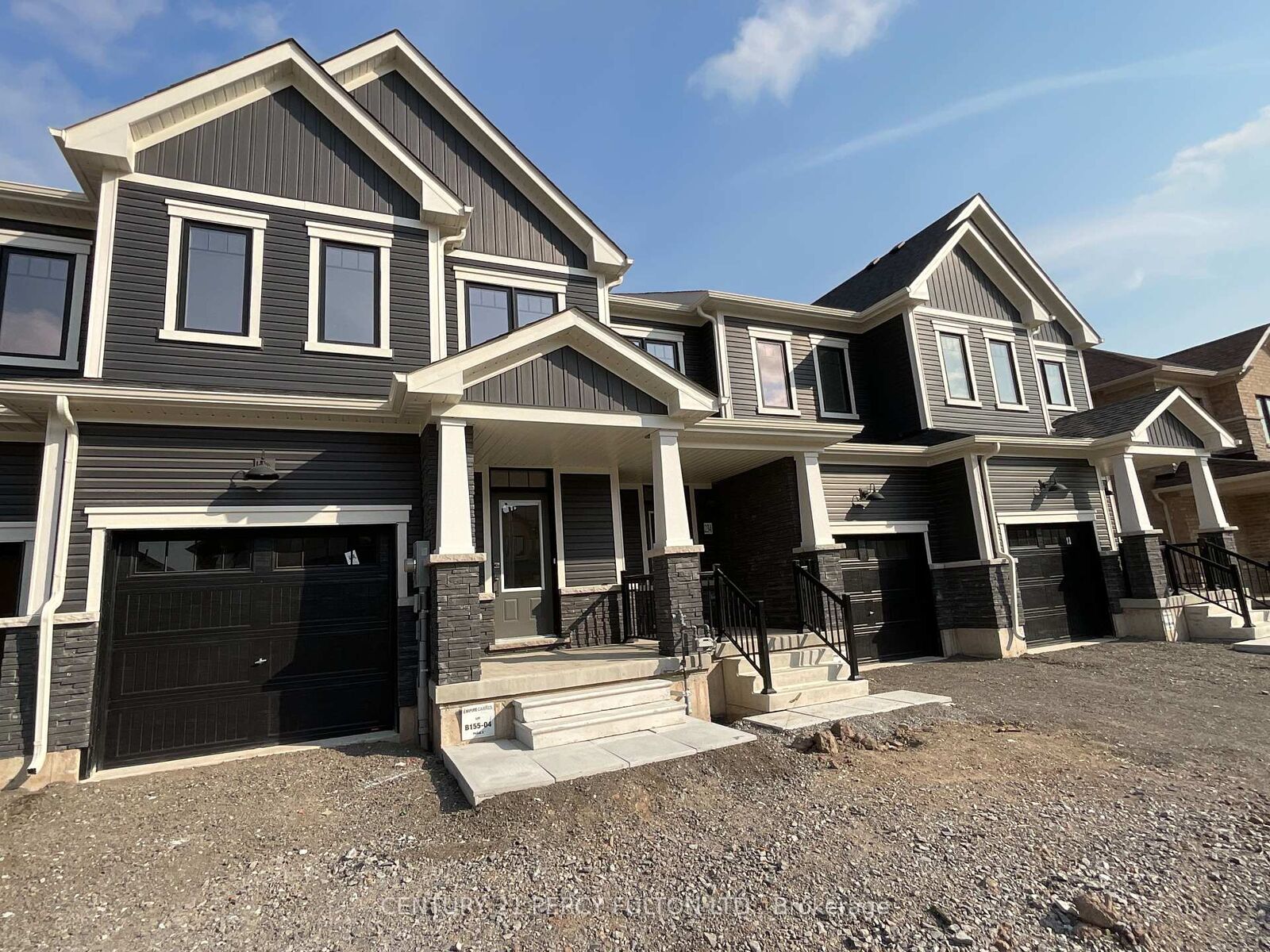 Photo de la propriété: 242 Port Crescent ON L3B 0N3