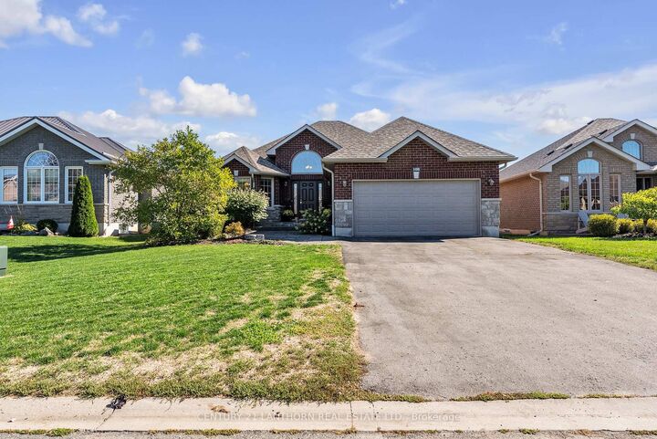 Property Photo:  108 Parkview Heights  ON K8V 0A3 