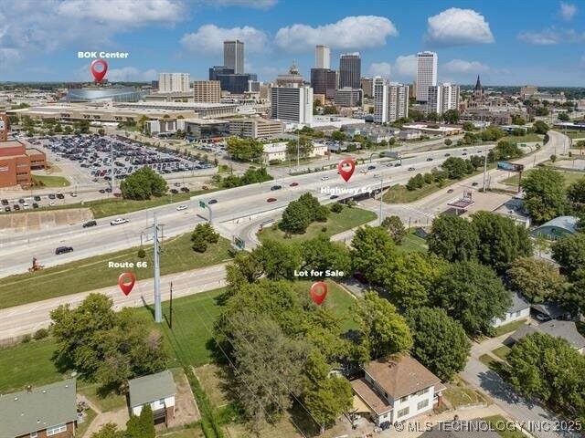 Property Photo:  1208 S Indian Avenue  OK 74127 