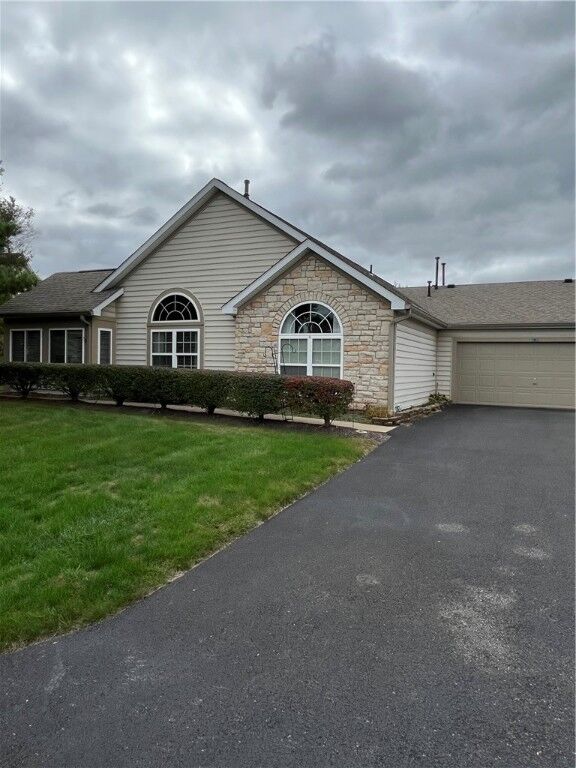 Property Photo: 1729 Heather Heights Dr PA 15046
