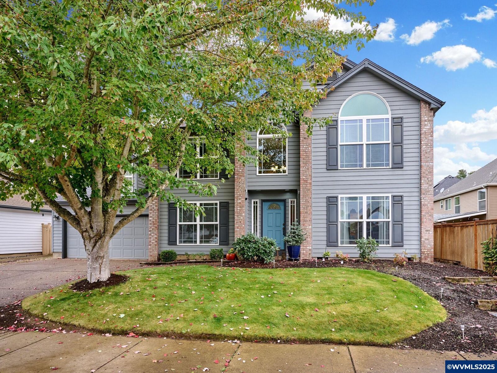 Property Photo: 7553 Shadowwood St NE OR 97303