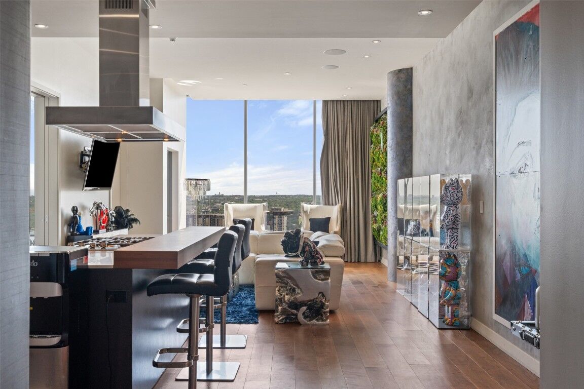 Property Photo: 210 Lavaca Street 2203 TX 78701