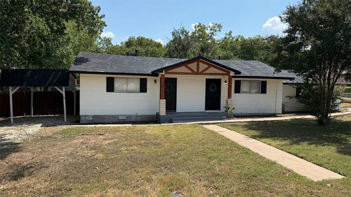 1802 University Avenue  Georgetown TX 78626 photo