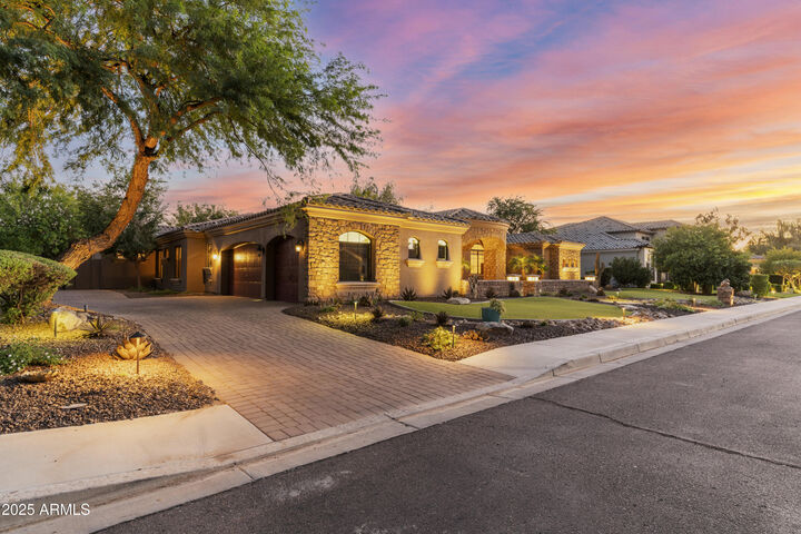 Property Photo: 2151 E Kaibab Place AZ 85249