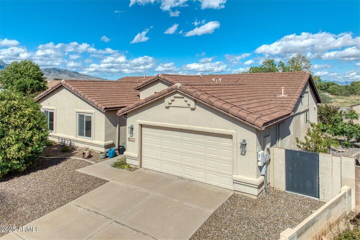 Property Photo:  3327 Plaza De Lanza --  AZ 85650 