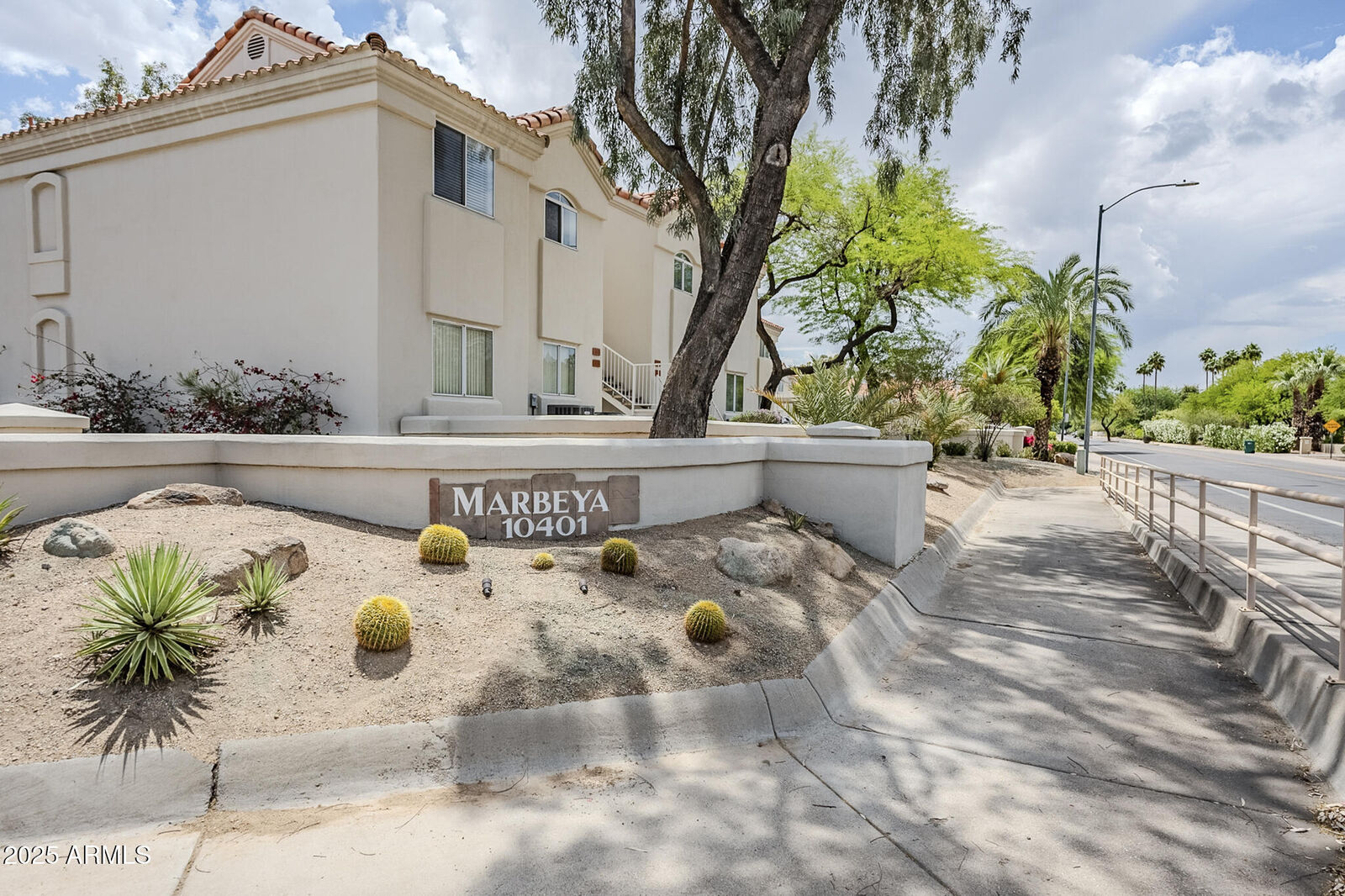 Property Photo: 10401 N 52nd Street 205 AZ 85253