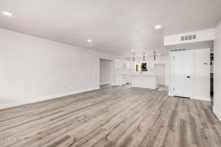 Property Photo: 2349 W Concho Avenue AZ 85202