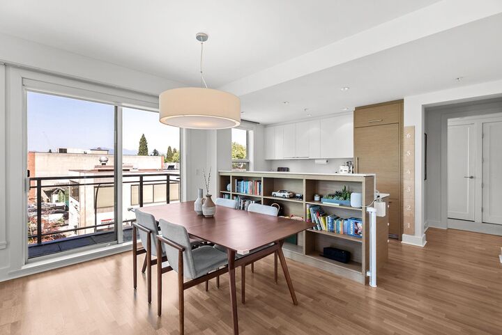 Property Photo: 2128 W 40th Avenue 306 BC V6M 1W5